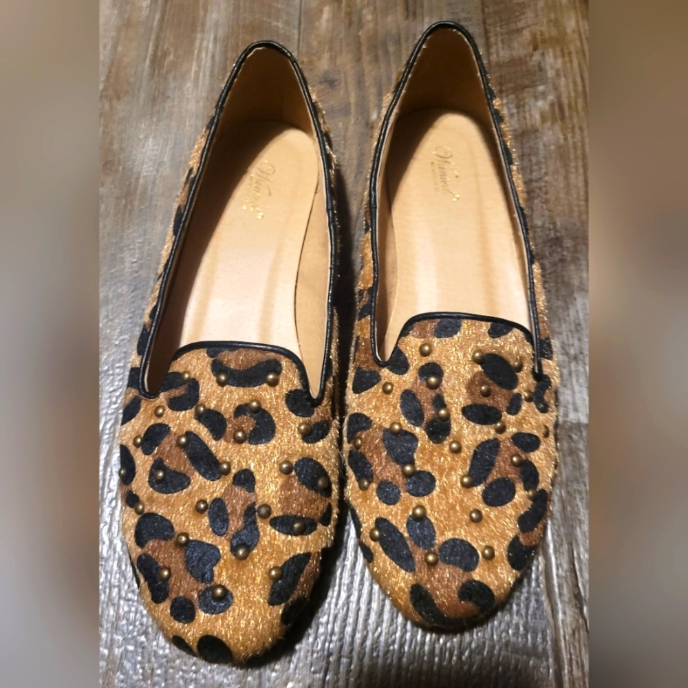 EUC Wanted studded animal print flats Size 7.5